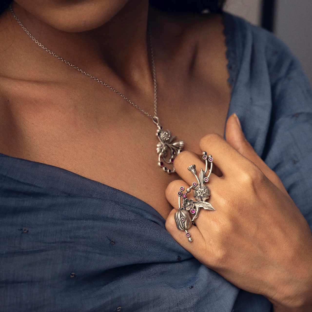 William Morris - Blossom Pod Silver Finger Ring by Moha - Image 3