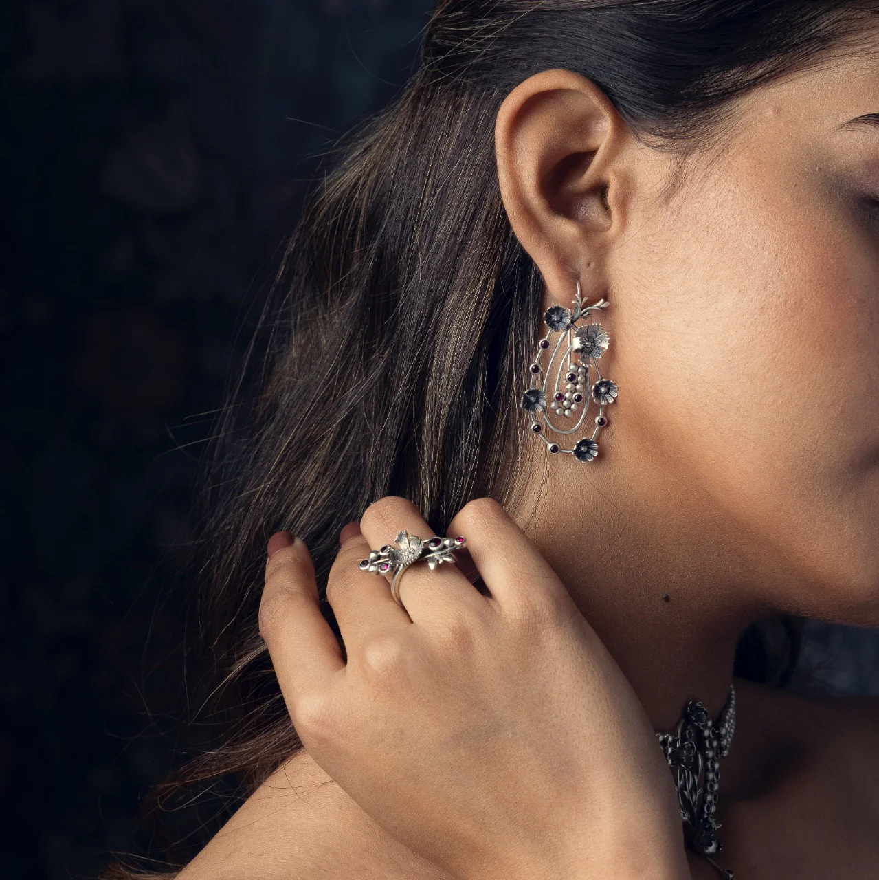 William Morris - Compton Garland Silver Earrings by Moha - Image 3