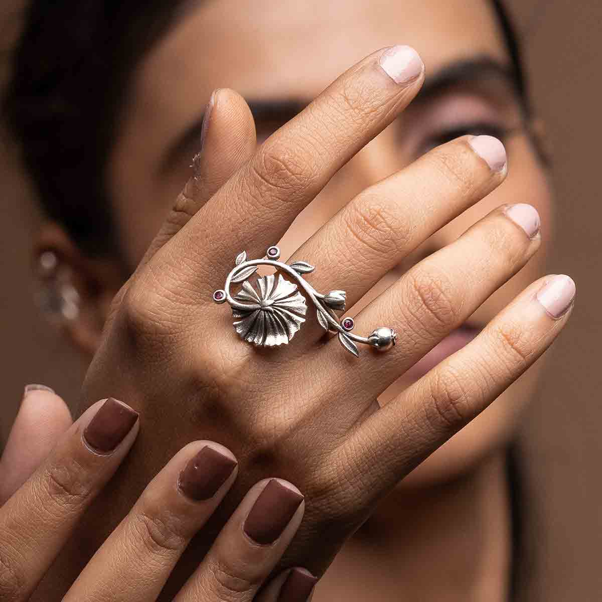William Morris - Creeper Lilly Silver Finger Ring by Moha - Image 3