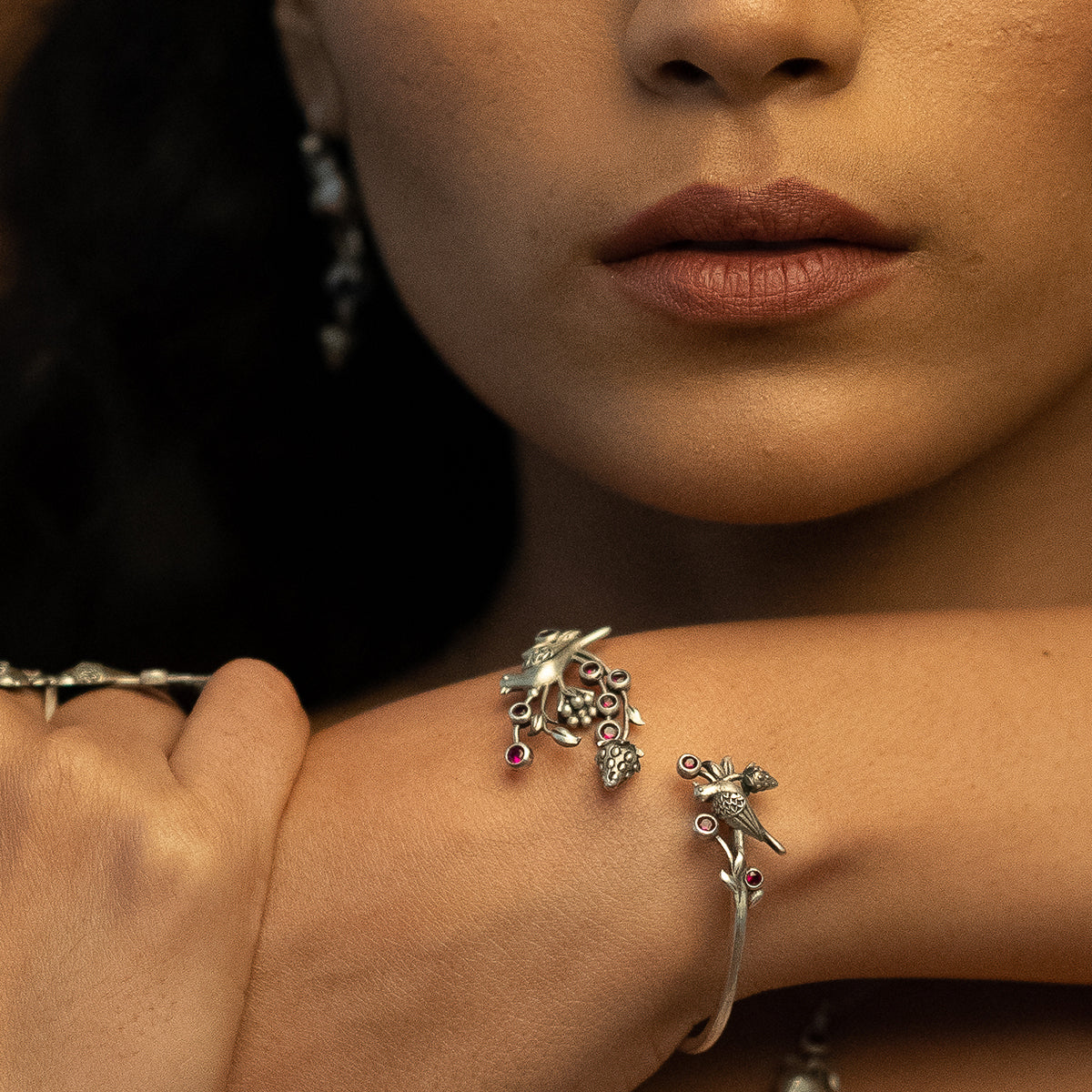 William Morris - Strawberry Thief Partner Silver Bangle by Moha - Image 4